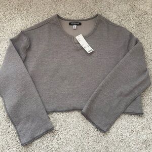 Urban Outfitters Cropped long sleeve/sweater!